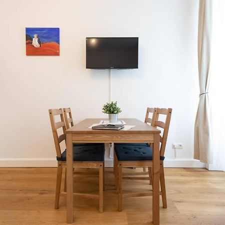 וינה 14 C&J'S Apartment מראה חיצוני תמונה