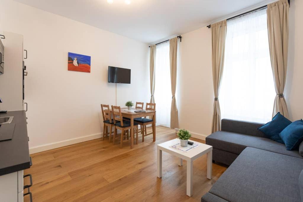 וינה 14 C&J'S Apartment מראה חיצוני תמונה