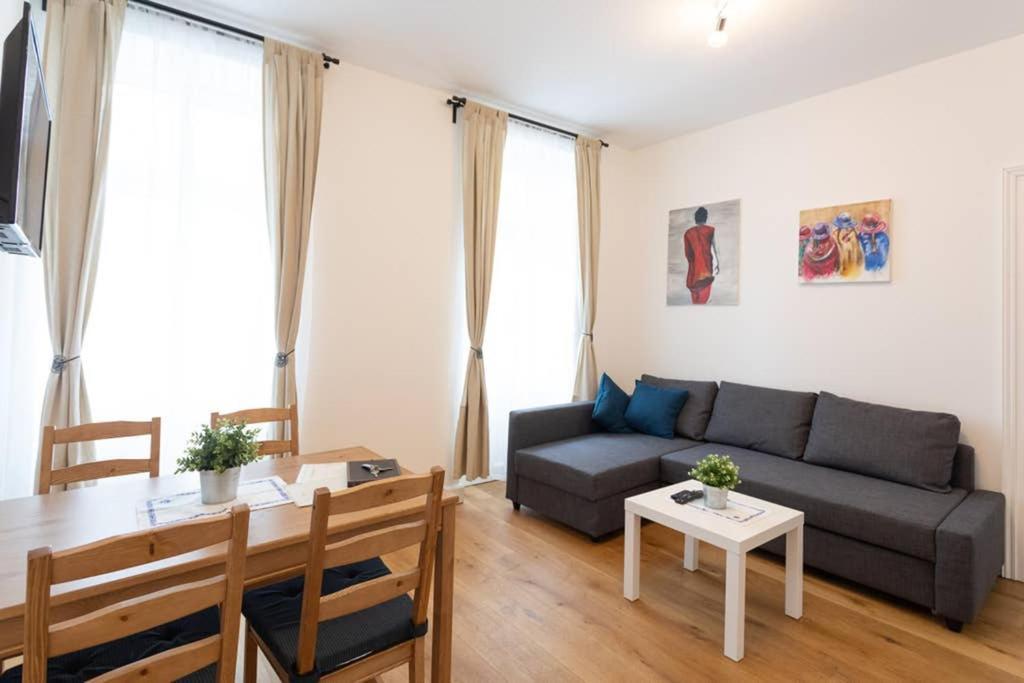 וינה 14 C&J'S Apartment מראה חיצוני תמונה