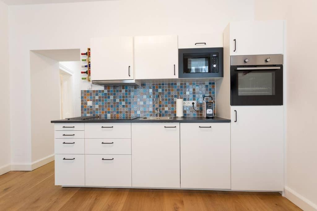 וינה 14 C&J'S Apartment מראה חיצוני תמונה