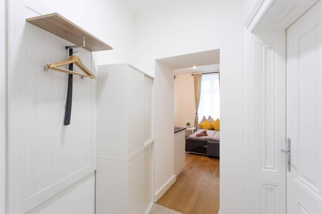 וינה 14 C&J'S Apartment מראה חיצוני תמונה