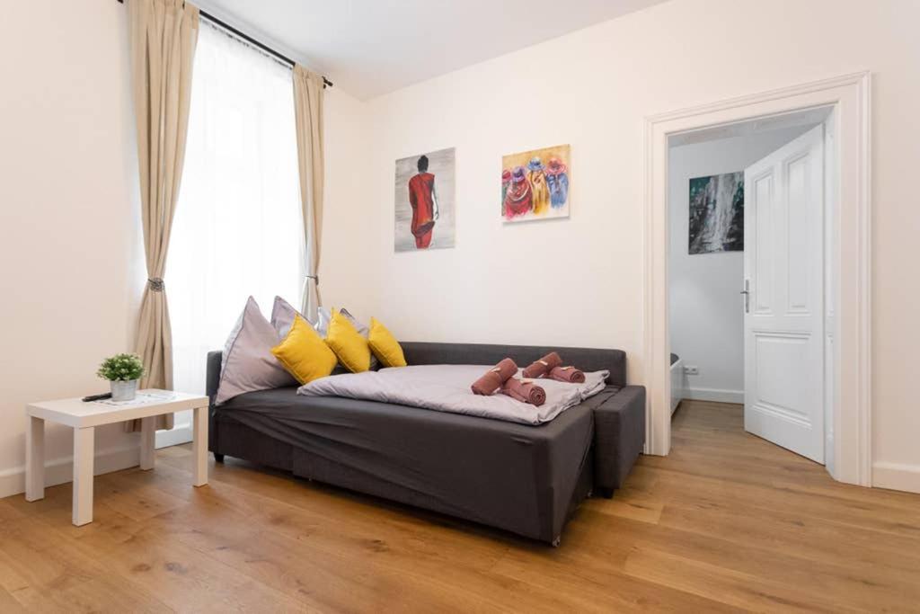 וינה 14 C&J'S Apartment מראה חיצוני תמונה