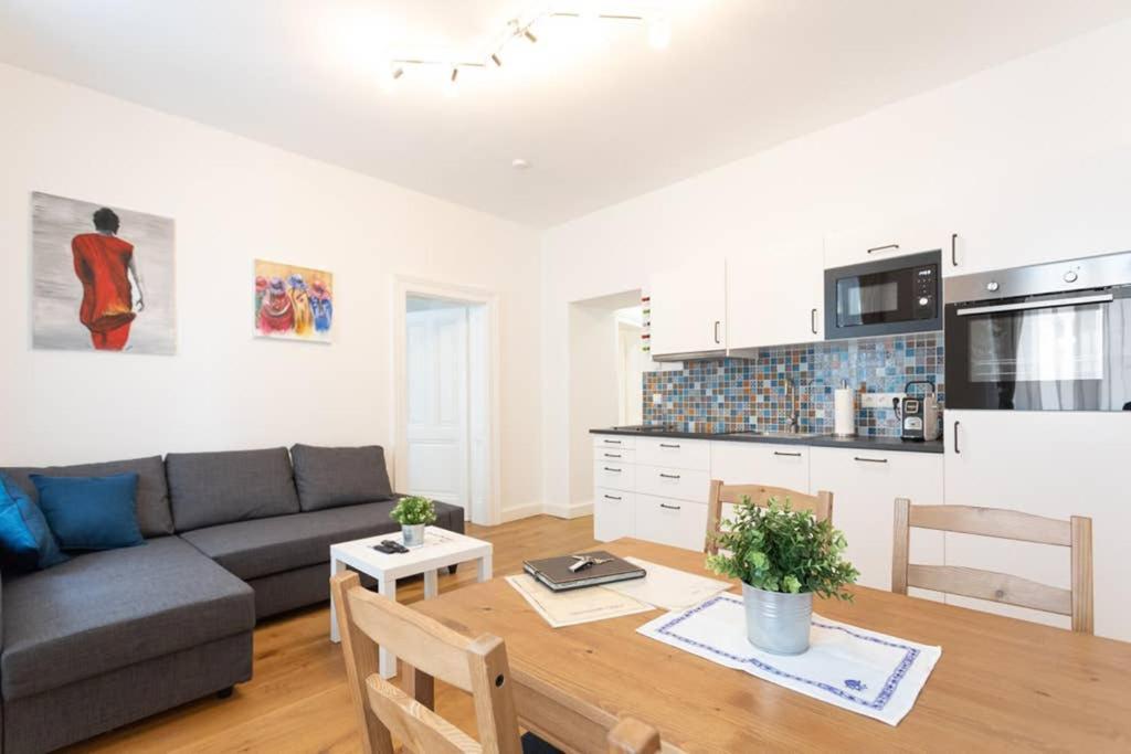 וינה 14 C&J'S Apartment מראה חיצוני תמונה